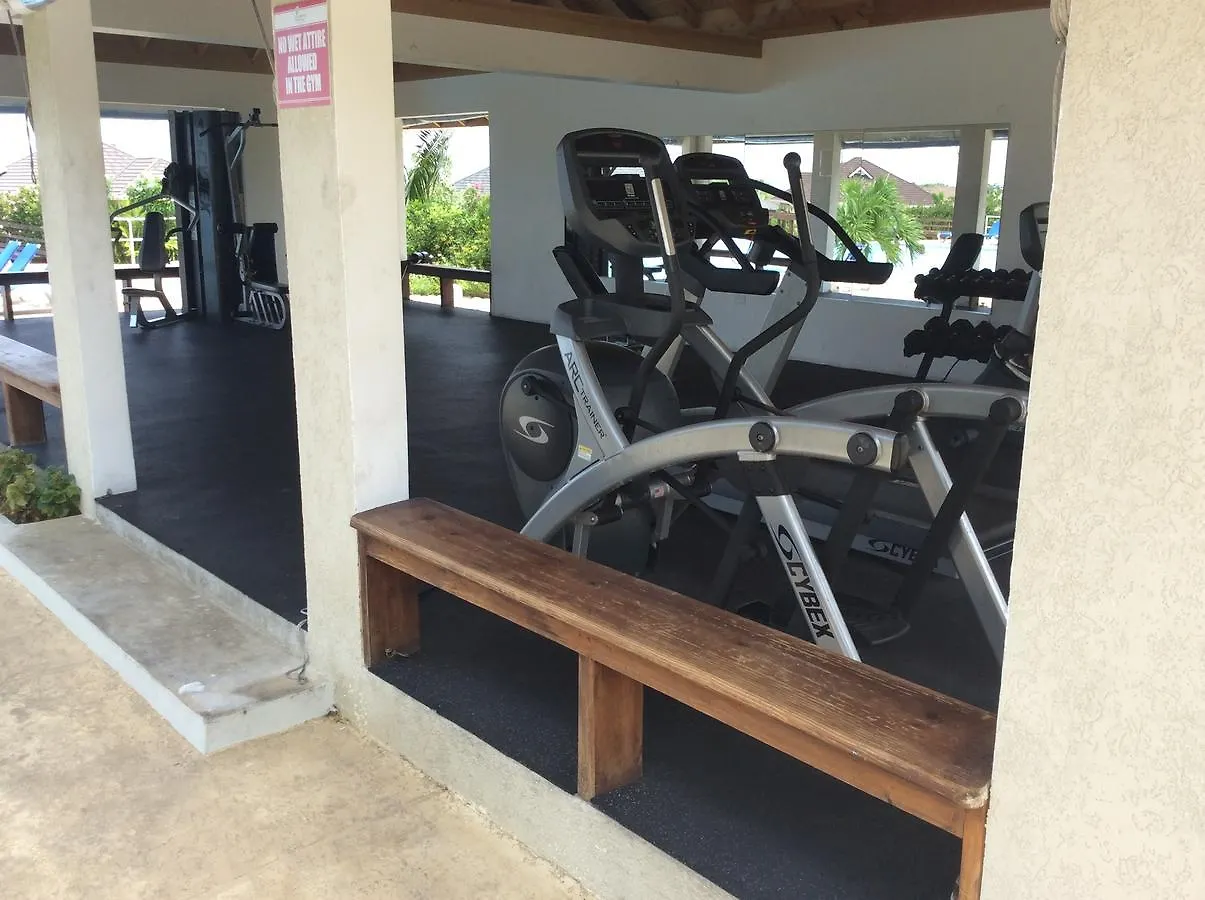 Richmond - Heroes Villa, Ac, Security, Access To Pool, Playground & Private Beach - Welcome Breakfast Basket