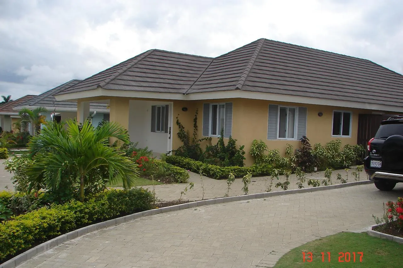 Richmond - Heroes Villa, Ac, Security, Access To Pool, Playground & Private Beach - Welcome Breakfast Basket Jamaica