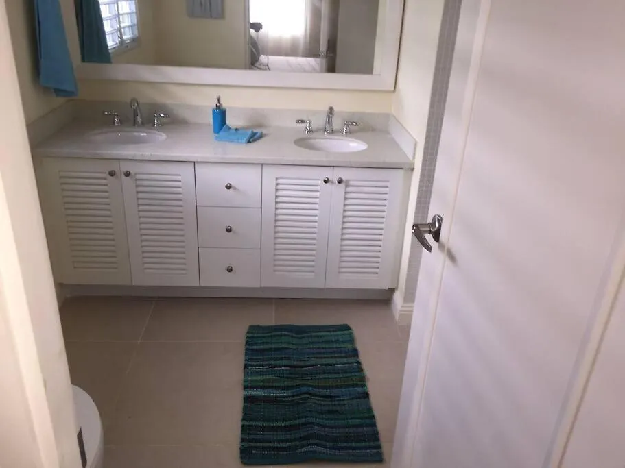 Richmond - Heroes Villa, Ac, Security, Access To Pool, Playground & Private Beach - Welcome Breakfast Basket Villa