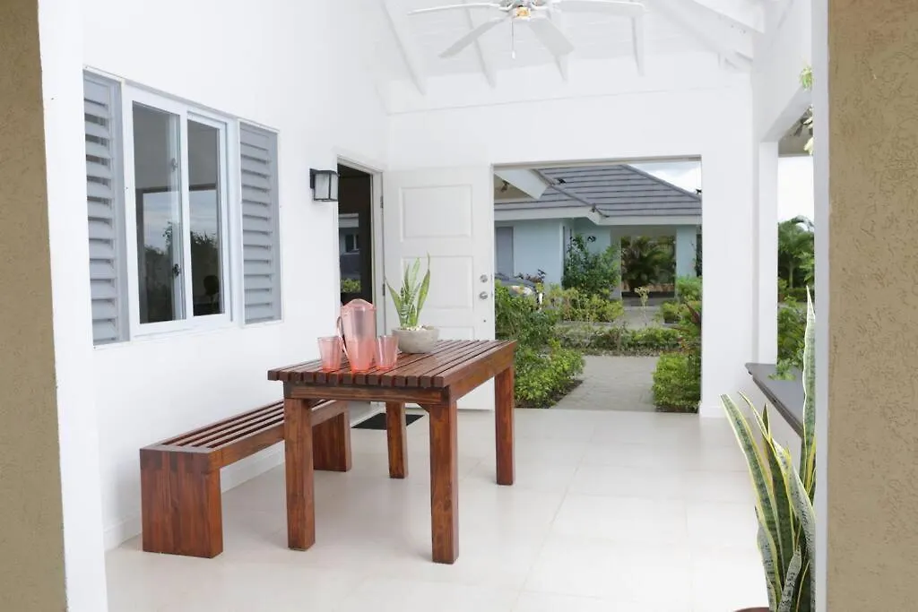 Richmond - Heroes Villa, Ac, Security, Access To Pool, Playground & Private Beach - Welcome Breakfast Basket Villa