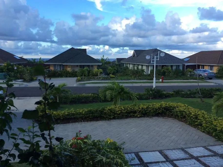Villa Richmond - Heroes Villa, Ac, Security, Access To Pool, Playground & Private Beach - Welcome Breakfast Basket Jamaica